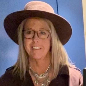 Meet your Posher, Sandy